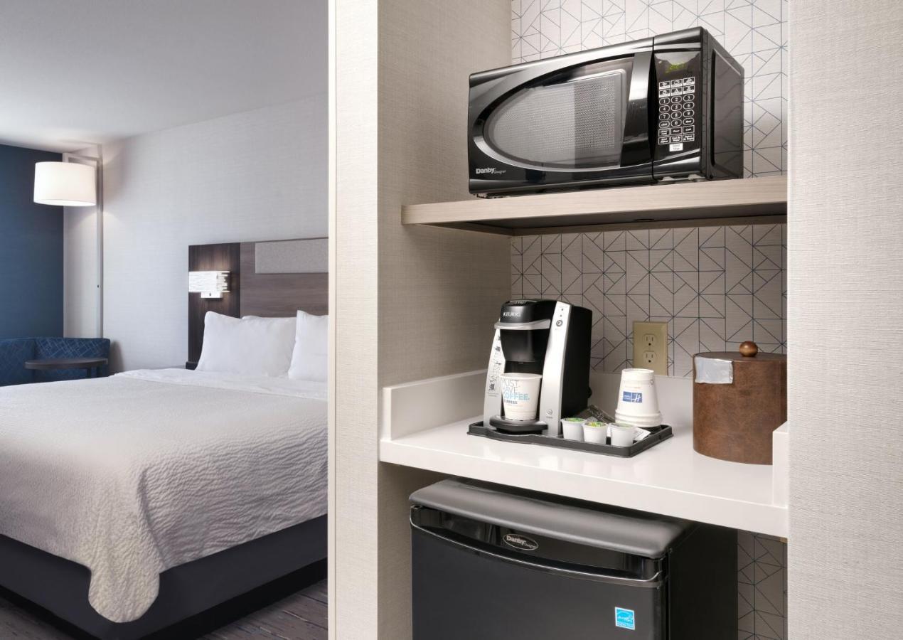Hotel Express And By Ihg Helena
