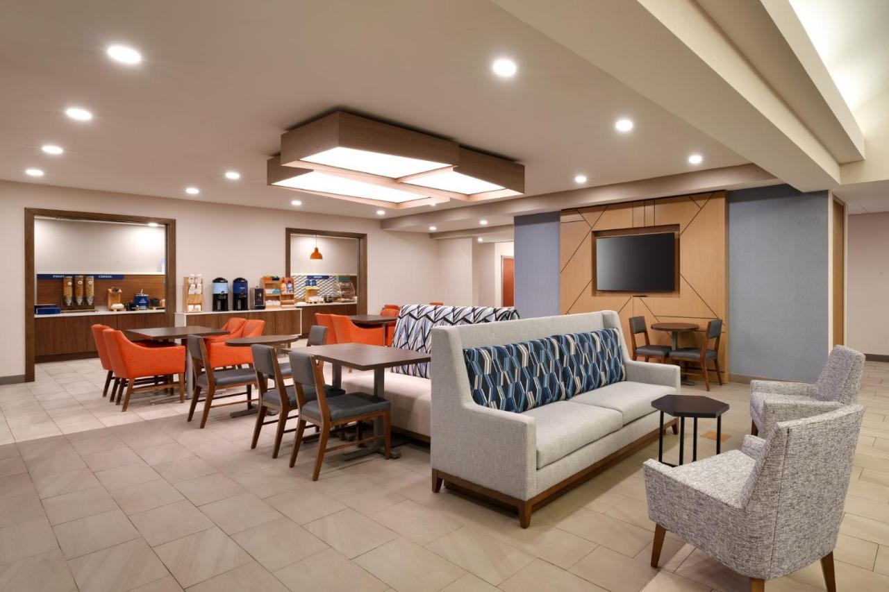 Hotel Express And By Ihg Helena